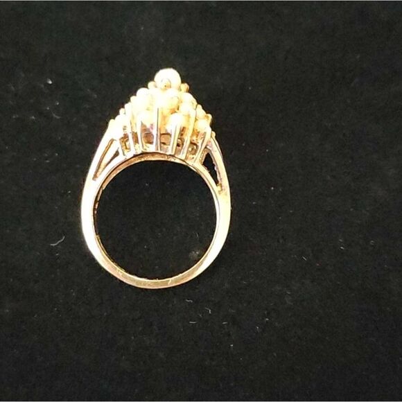 Antique Gold small clustered pearls dome ring - Picture 11 of 13